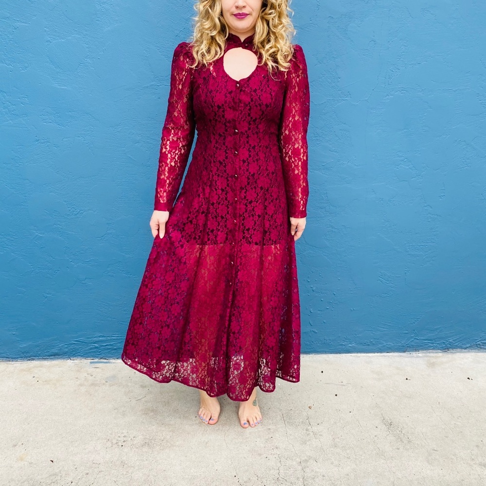 Vintage bohemian maroon long sleeve lace dress
